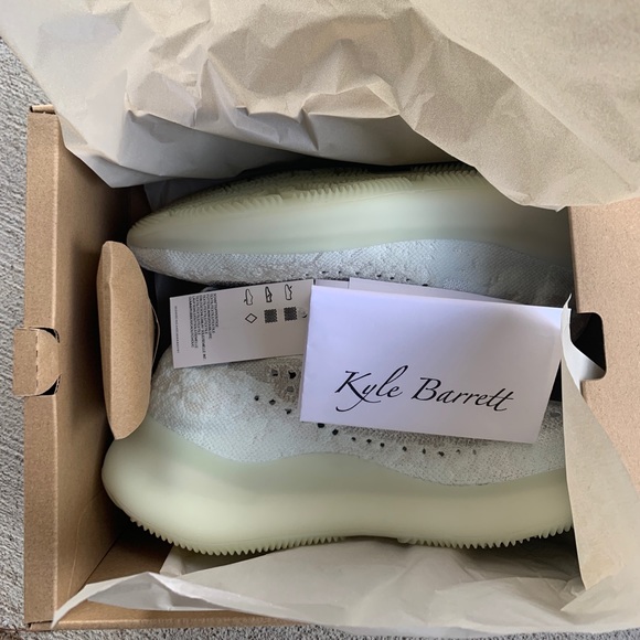 Adidas Yeezy 380 Calcite Glow - Picture 3 of 3